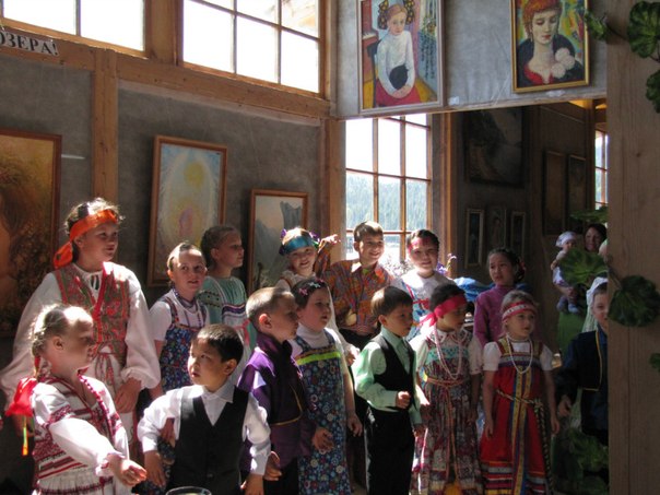 В селе Артыбаш открылась картинная галерея "Легенда Алтын-Кёля"