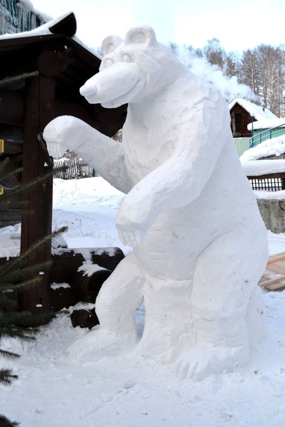 На Телецком озере прошел конкурс «Снежные, ледяные фигуры»