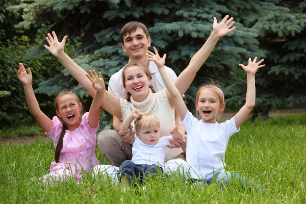 Многодетным семьям Алтайского края выделили из бюджета 5,6 млн. рублей