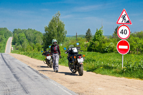Демонтаж знаков "Ограничение скорости 40 км/час" в Горно-Алтайске