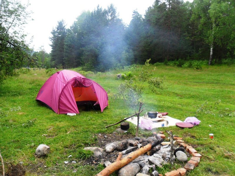 Палаточный лагерь "Адамант" на берегу Телецкого озера