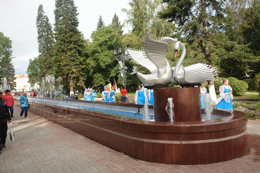 Подарок жителям Горно-Алтайска - обновленный фонтан в сквере