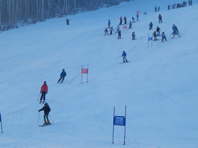На горе Комсомольская состоялись соревнования по горнолыжному спорту